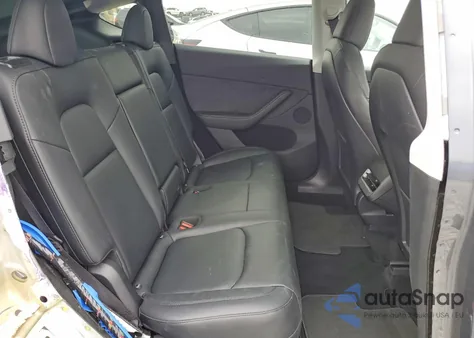 2023 Tesla Model Y z USA, uszkodzony, nr VIN 7SAYGDEE5PA204735